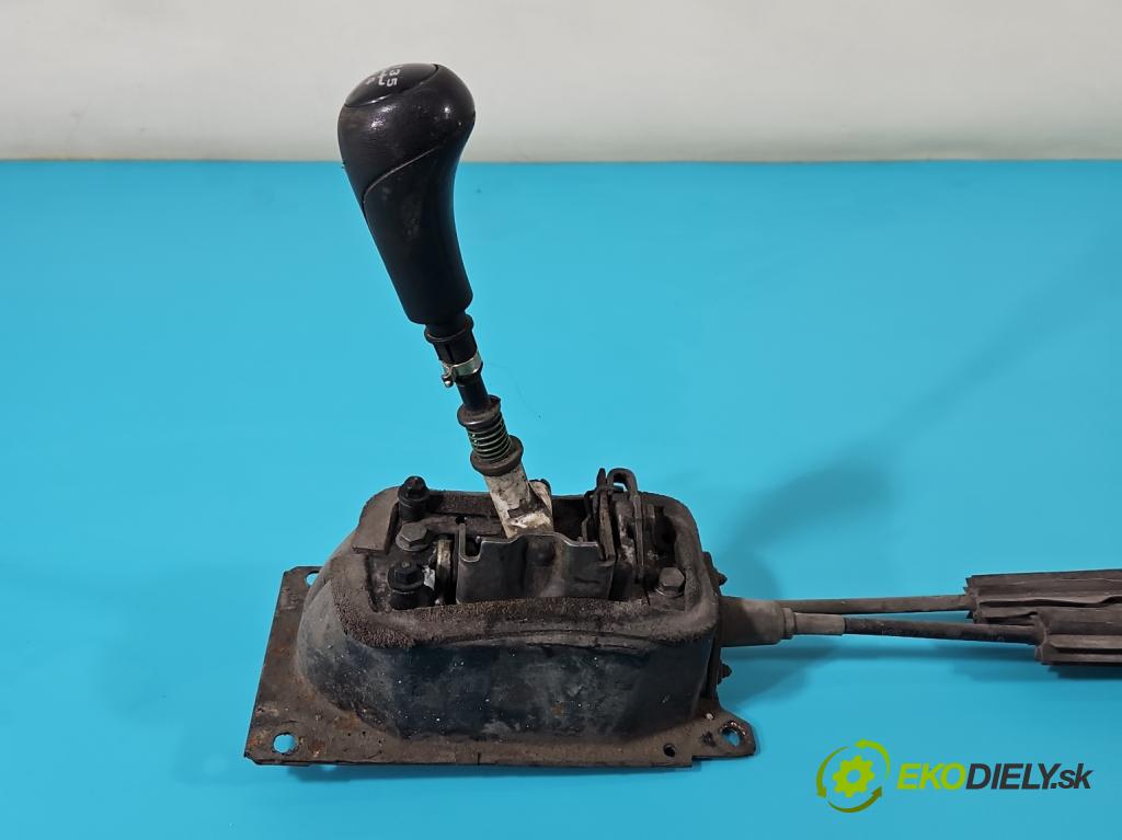 Vw Polo III 6N 1994-2001 1.4 16V 101 HP manual 74 kW 1390 cm3 3- Páka: Změny: stupeň,rýchlosť  (Rýchlostné páky / kulisy)
