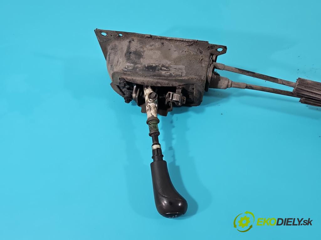 Vw Polo III 6N 1994-2001 1.4 16V 101 HP manual 74 kW 1390 cm3 3- Páka: Změny: stupeň,rýchlosť  (Rýchlostné páky / kulisy)