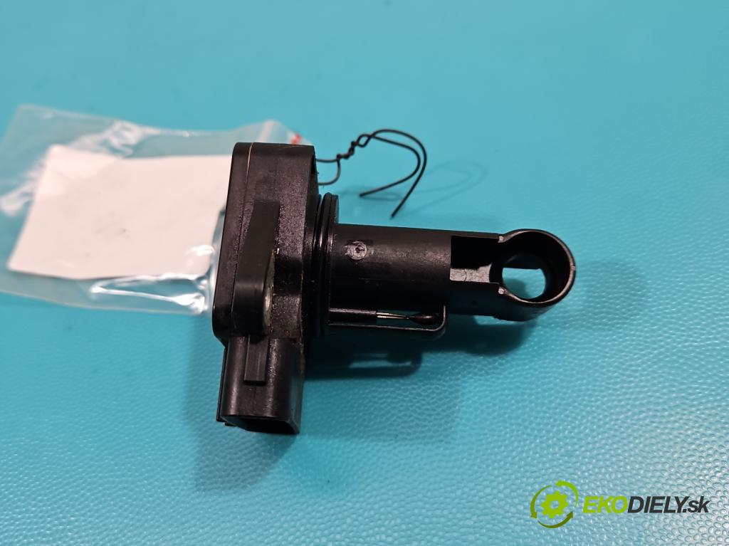 Toyota Yaris I 1999-2005 1.0 vvti 68 HP manual 50 kW 998 cm3 3- průtokoměr: 22204-22010 (Váhy vzduchu)