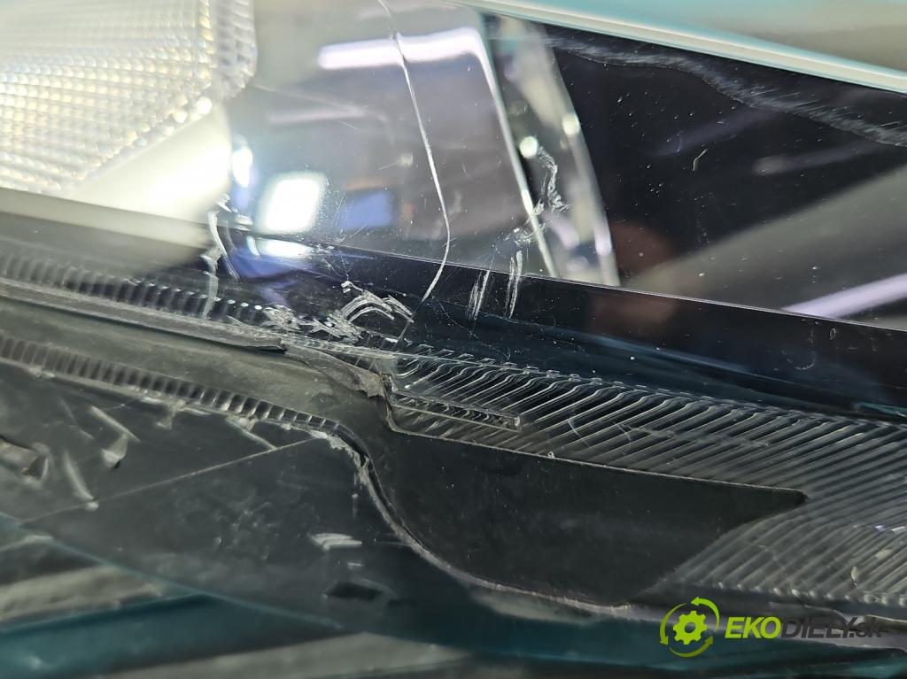 Kia Sportage III 2010-2015 1.7 crdi 116 HP manual 85 kW 1685 cm3 5- Reflektor: pravý  (Pravé)