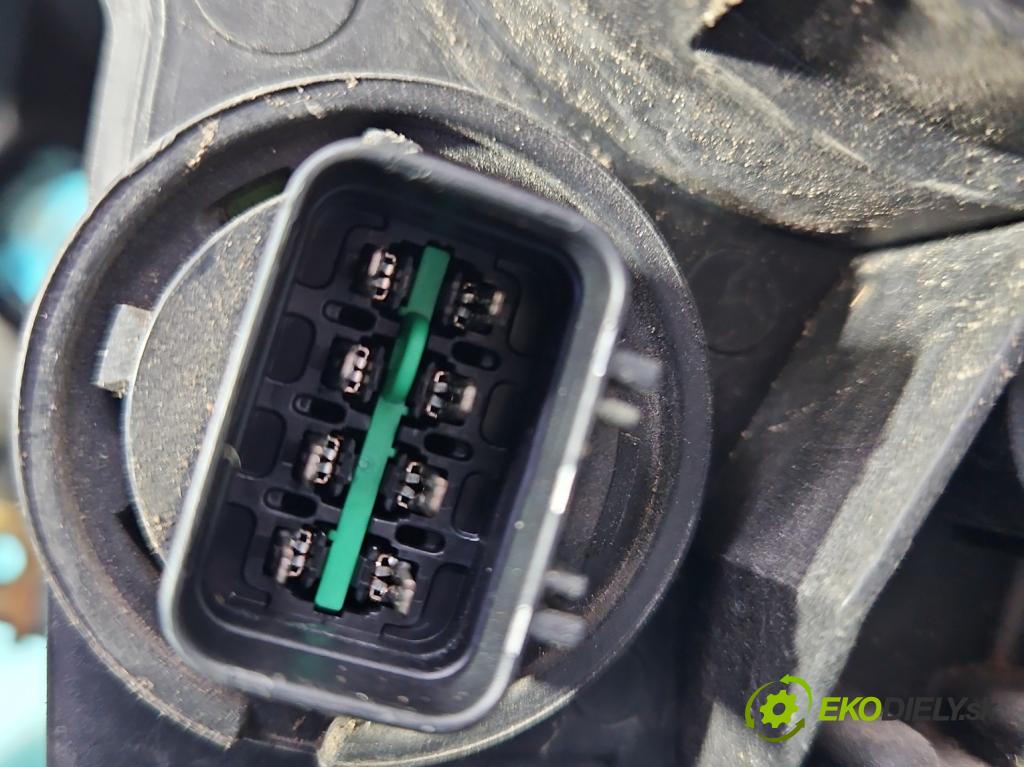 Kia Sportage III 2010-2015 1.7 crdi 116 HP manual 85 kW 1685 cm3 5- Reflektor: pravý  (Pravé)