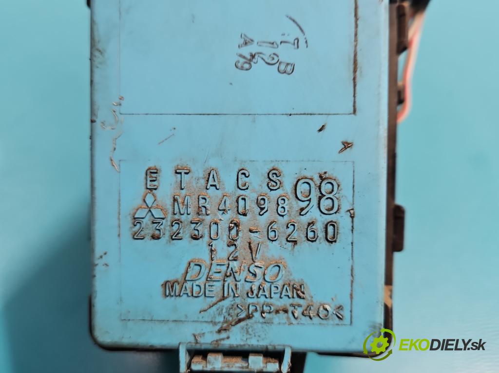 Mitsubishi L200 1996-2007 2.5d 75 HP manual 55 kW 2477 cm3 5- skrinka poistka MR409898 (Poistkové skrinky)