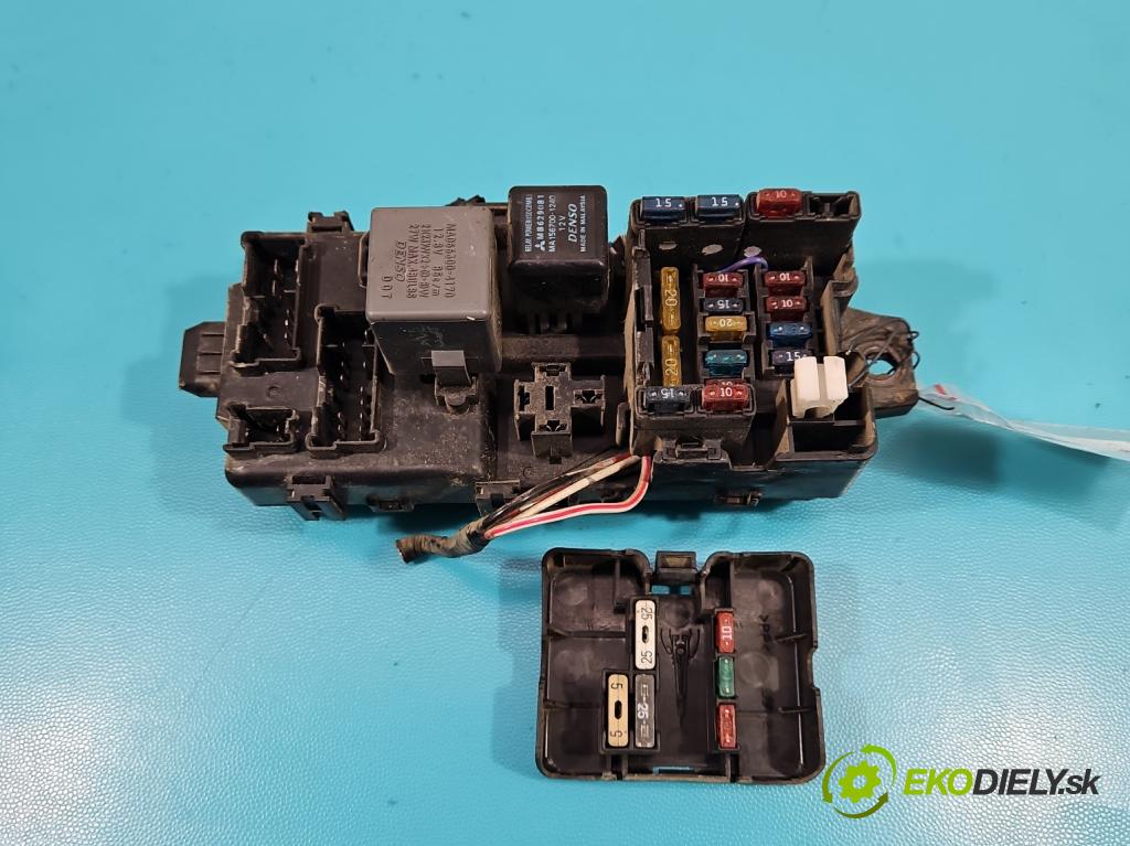 Mitsubishi L200 1996-2007 2.5d 75 HP manual 55 kW 2477 cm3 5- skrinka poistka MR409898 (Poistkové skrinky)