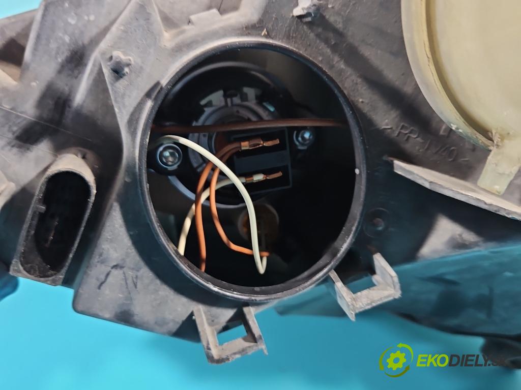 Mercedes A W169 2004-2012 2.0 cdi 140 HP automatic 103 kW 1992 cm3 5- Reflektor: pravý 0301197212 (Pravé)