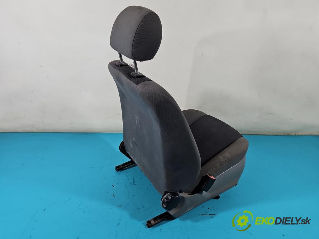 Skoda Felicia 1.9d 64 HP manual 47 kW 1896 cm3 5- Sedačka ľavý  (Sedačky, sedadlá)