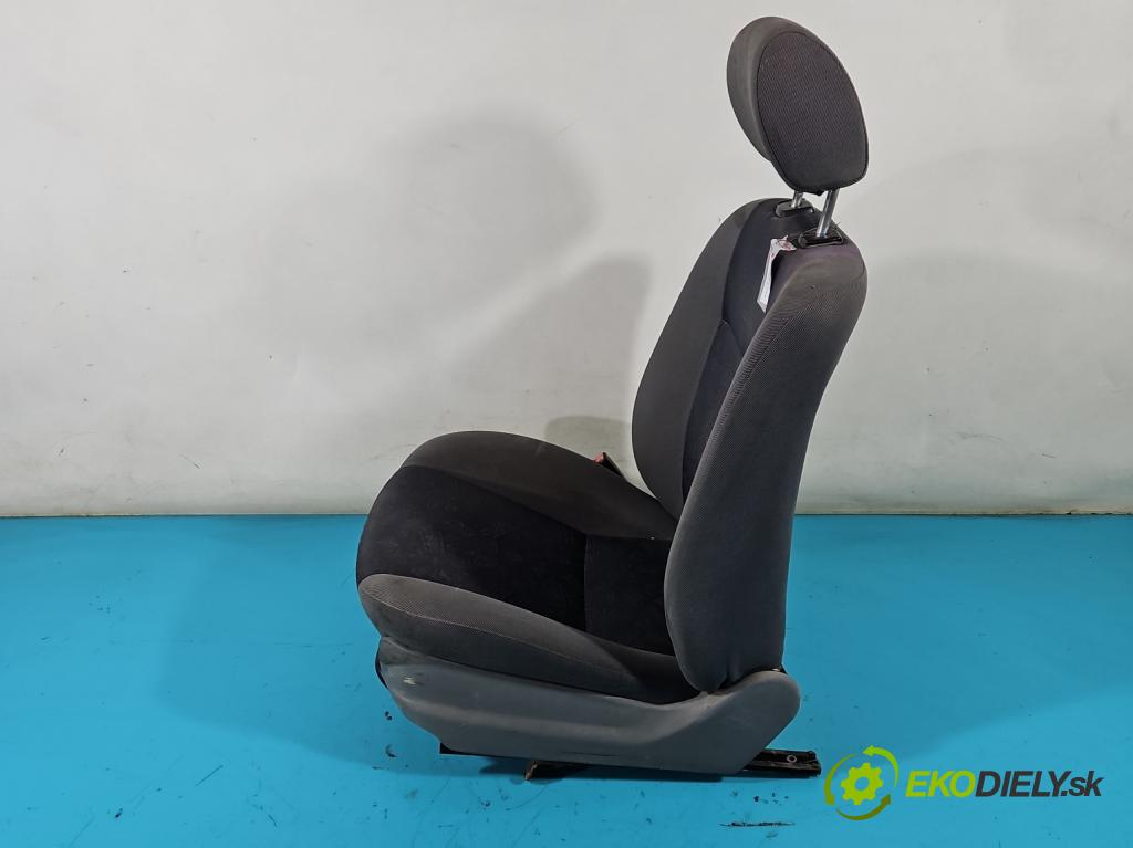 Skoda Felicia 1.9d 64 HP manual 47 kW 1896 cm3 5- Sedačka ľavý  (Sedačky, sedadlá)