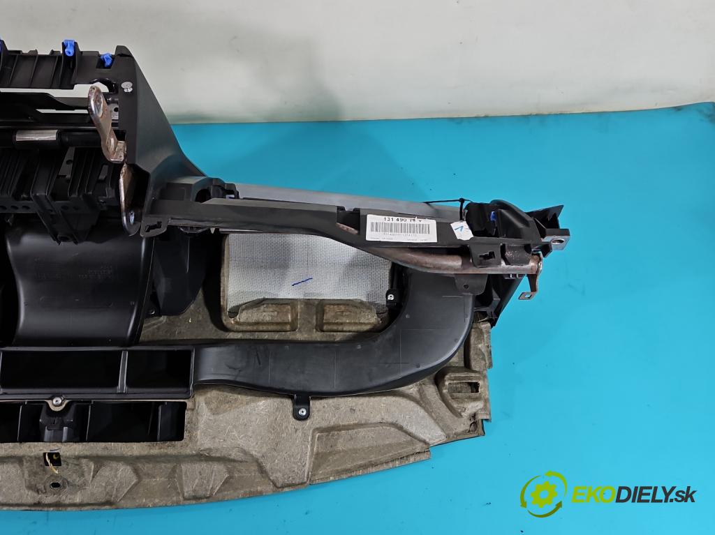 Opel Astra III 2004-2014 1.6 16V (Z16XEP) 105 HP manual 77 kW 1598 cm3 5- kokpit,pristrojová doska rozdeľovacia