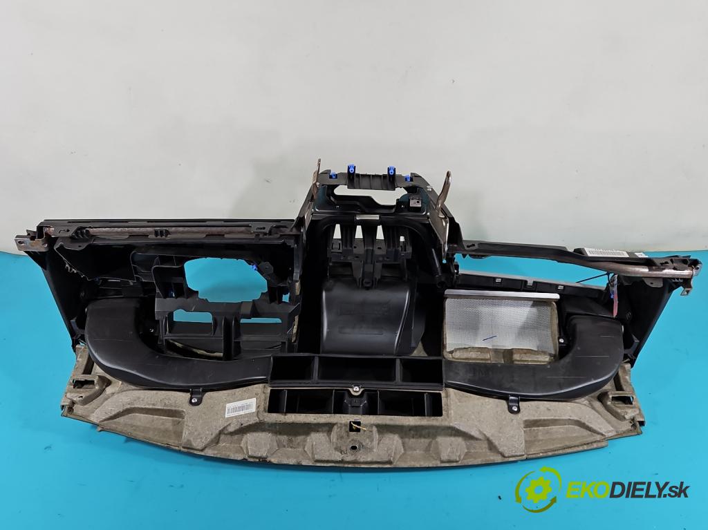 Opel Astra III 2004-2014 1.6 16V (Z16XEP) 105 HP manual 77 kW 1598 cm3 5- kokpit,pristrojová doska rozdeľovacia
