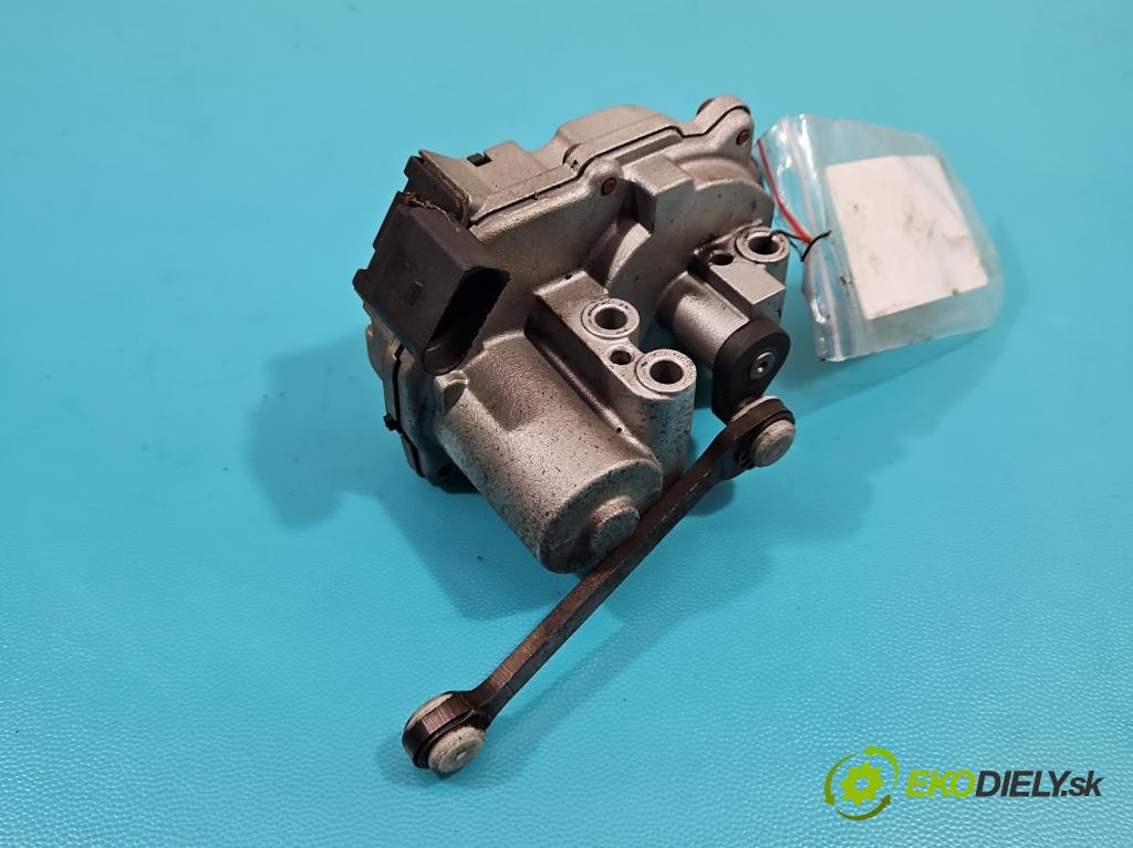 Audi A6 C6 2004-2011 2.7 TDI 179KM automatic 132 kW 2698 cm3 5- Ovladač: klapky: kolektora: A2C53308513 (Ostatní)