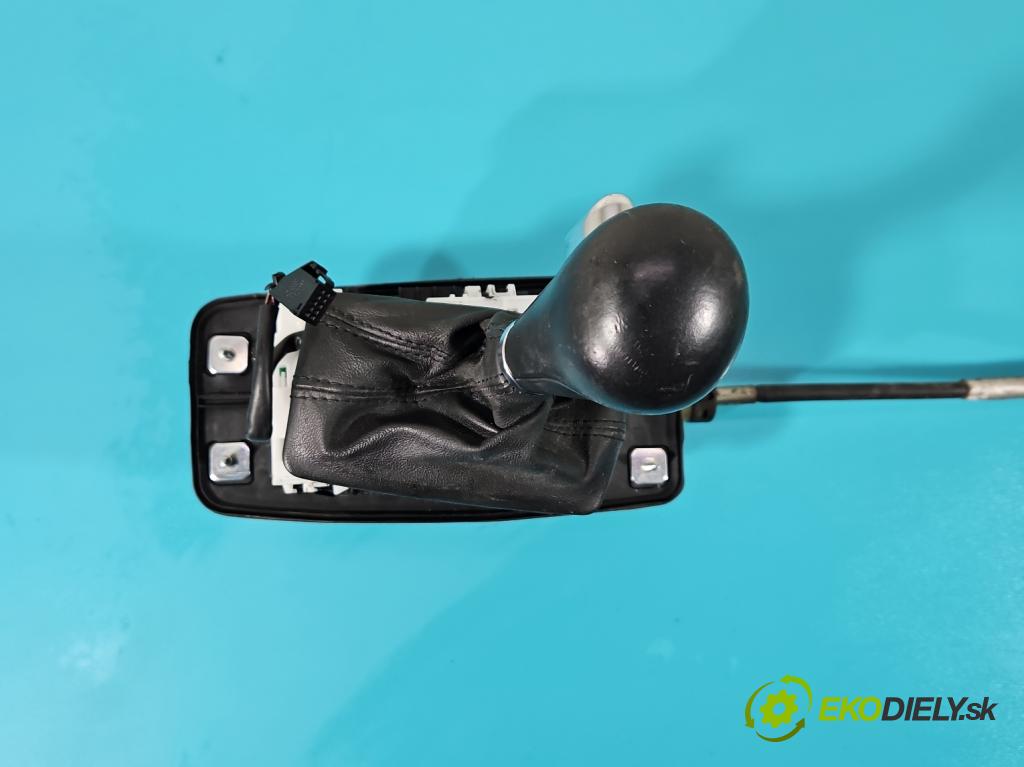 Audi A6 C6 2004-2011 2.7 TDI 179KM automatic 132 kW 2698 cm3 5- Páka: Změny: stupeň,rýchlosť  (Rýchlostné páky / kulisy)