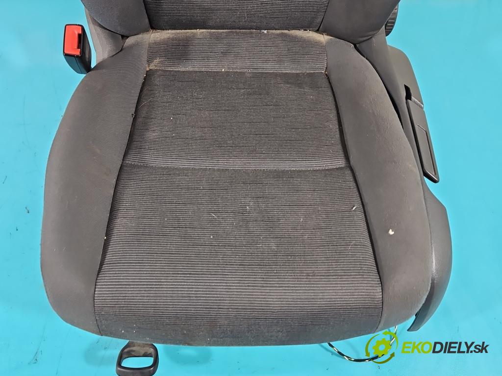 Vw Golf V 2003-2009 1.9 tdi 105 HP manual 77 kW 1896 cm3 5- Sedačka ľavý  (Sedačky, sedadlá)
