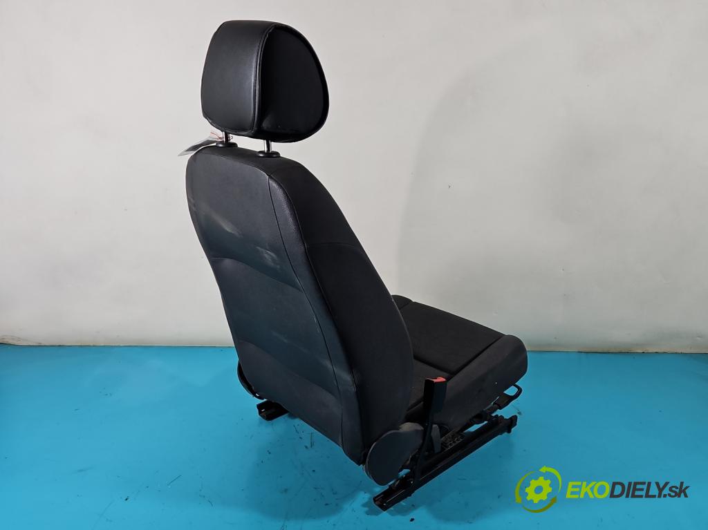 Vw Golf V 2003-2009 1.9 tdi 105 HP manual 77 kW 1896 cm3 5- Sedačka ľavý  (Sedačky, sedadlá)