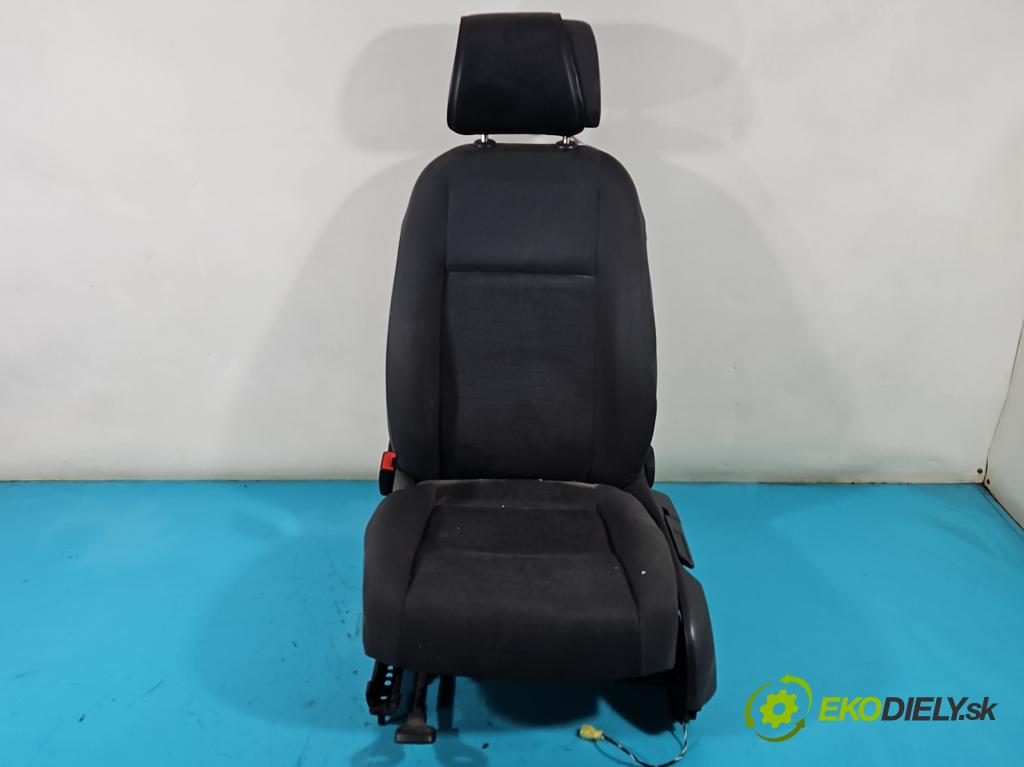 Vw Golf V 2003-2009 1.9 tdi 105 HP manual 77 kW 1896 cm3 5- Sedačka ľavý  (Sedačky, sedadlá)