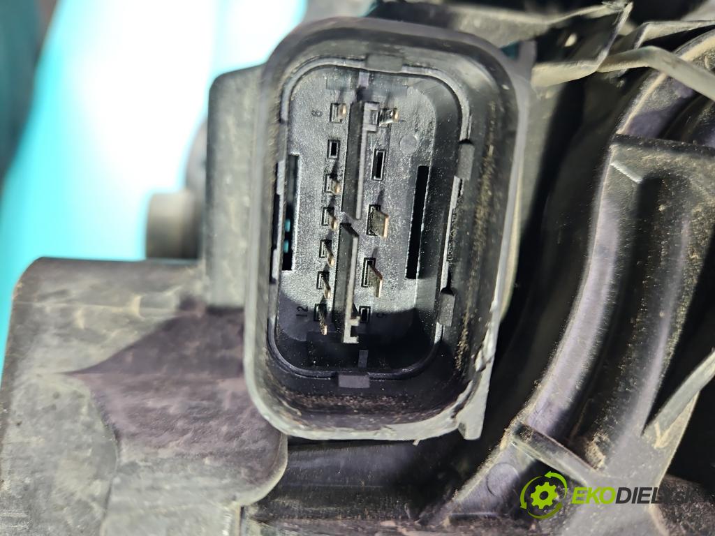 Bmw 1 E87 2004-2011 1.6 16V 122 HP manual 90 kW 1599 cm3 5- Reflektor: pravý  (Pravé)