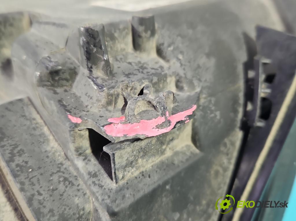 Bmw 1 E87 2004-2011 1.6 16V 122 HP manual 90 kW 1599 cm3 5- Reflektor: pravý  (Pravé)