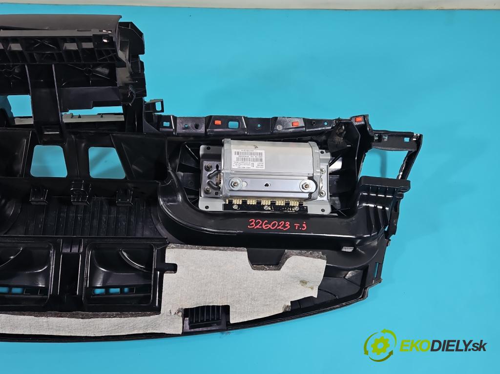 Bmw 1 E87 2004-2011 1.6 16V 122 HP manual 90 kW 1599 cm3 5- kokpit,pristrojová doska rozdeľovacia