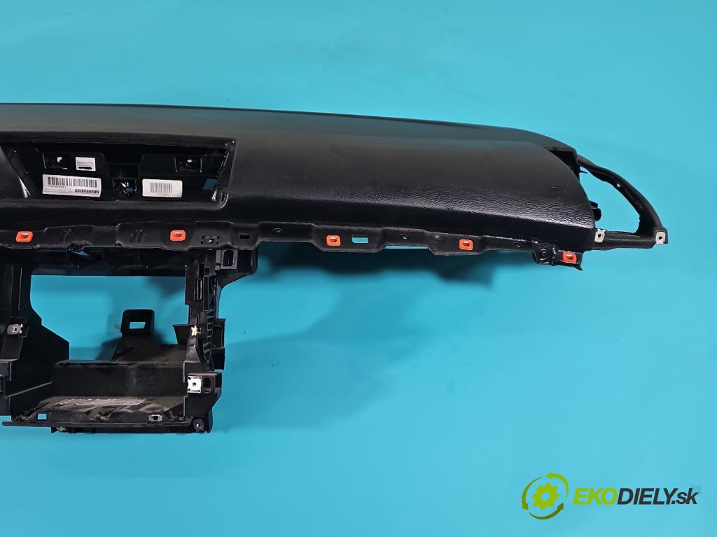 Bmw 1 E87 2004-2011 1.6 16V 122 HP manual 90 kW 1599 cm3 5- kokpit,pristrojová doska rozdeľovacia