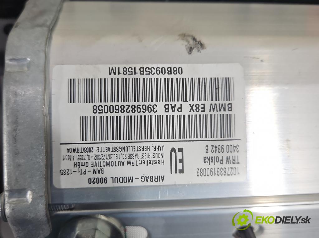 Bmw 1 E87 2004-2011 1.6 16V 122 HP manual 90 kW 1599 cm3 5- kokpit,pristrojová doska rozdeľovacia