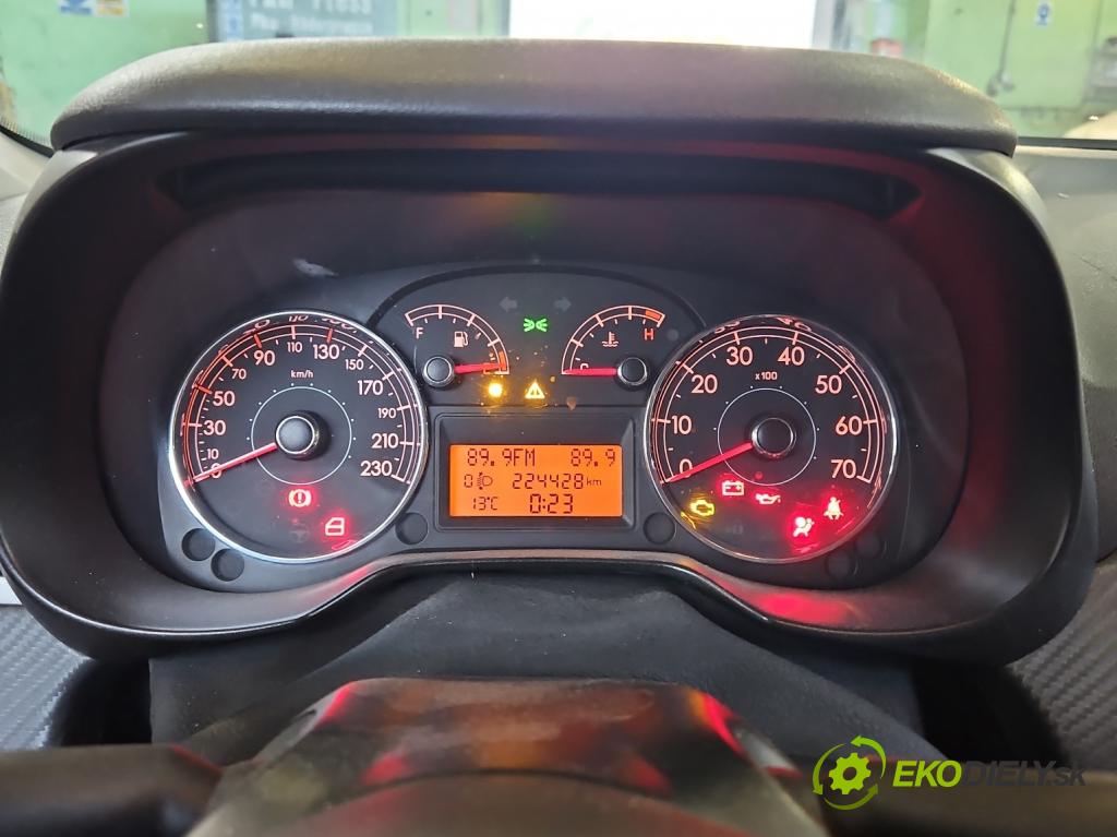 Fiat Punto Grande 1.4b: 95 HP manual 70 kW 1368 cm3 5- prístrojovka/ budíky 51828071 (Prístrojové dosky, displeje)