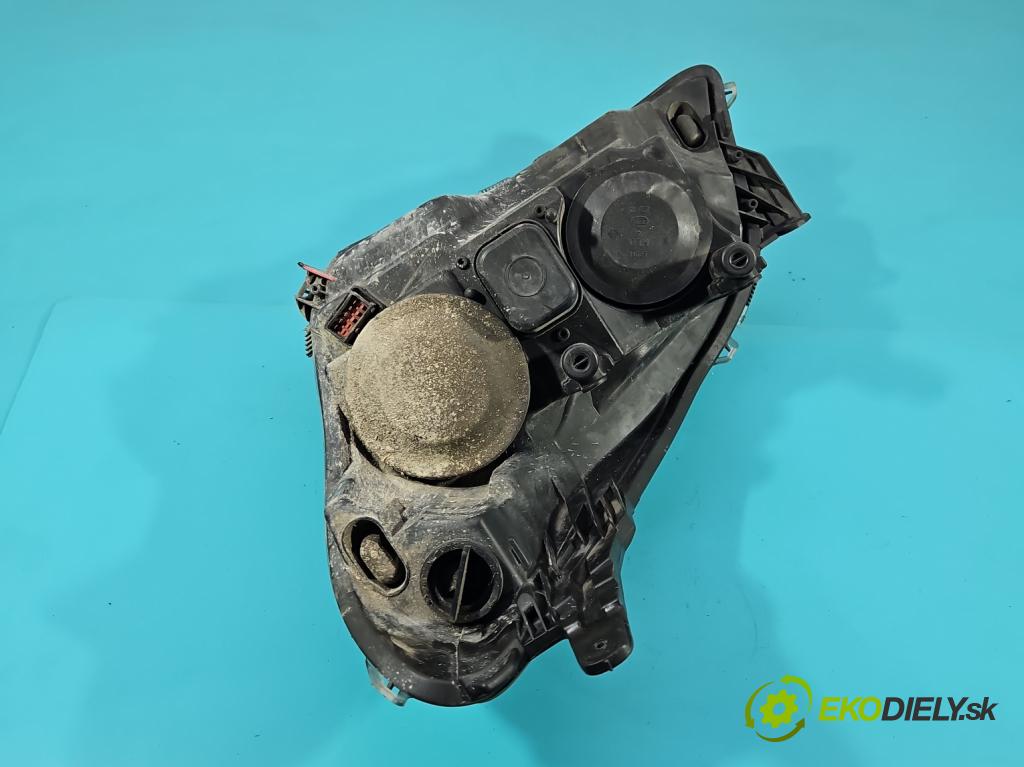 Opel Astra III 2004-2014 1.6 16V (Z16XEP) 105 HP manual 77 kW 1598 cm3 5- Reflektor: pravý  (Pravé)