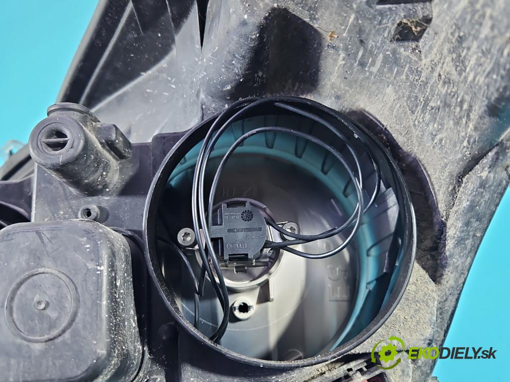 Opel Astra III 2004-2014 1.6 16V (Z16XEP) 105 HP manual 77 kW 1598 cm3 5- Reflektor: pravý  (Pravé)