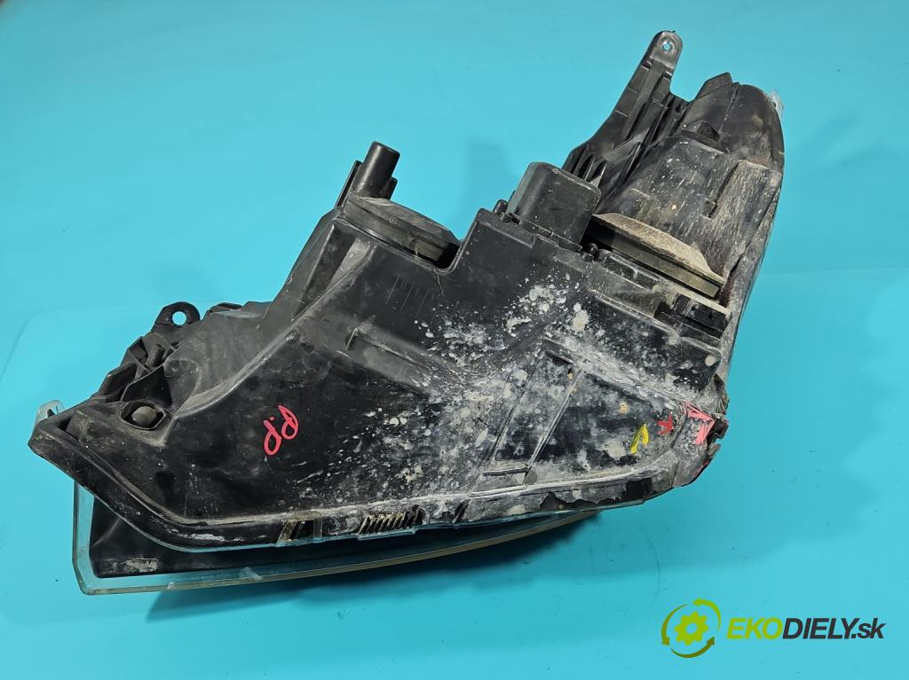 Opel Astra III 2004-2014 1.6 16V (Z16XEP) 105 HP manual 77 kW 1598 cm3 5- Reflektor: pravý  (Pravé)