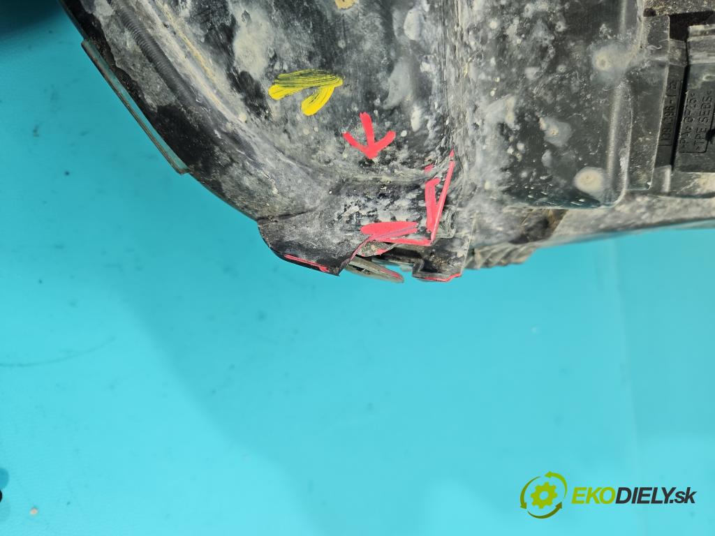 Opel Astra III 2004-2014 1.6 16V (Z16XEP) 105 HP manual 77 kW 1598 cm3 5- Reflektor: pravý  (Pravé)