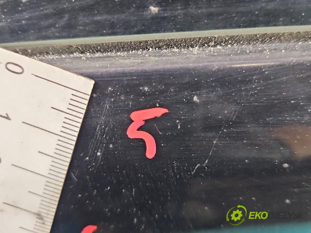 Fiat Punto Grande 1.4b: 95 hp manual 70 kW 1368 cm3 5- zadní kufrové dveře  (Zadní kapoty)