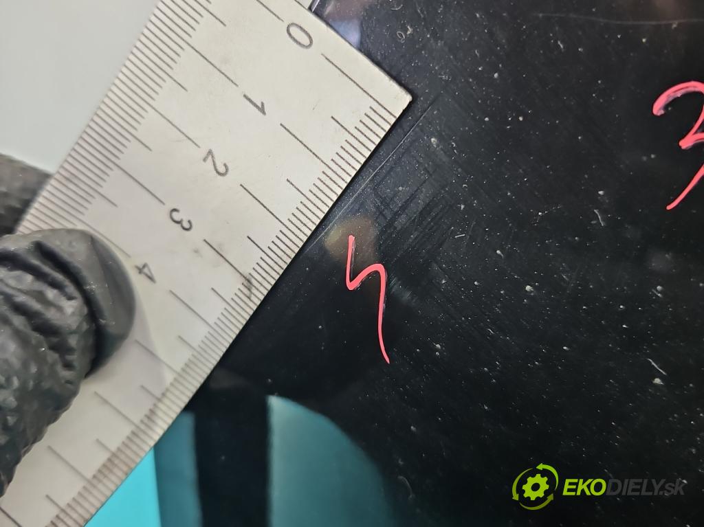 Fiat Punto Grande 1.4b: 95 hp manual 70 kW 1368 cm3 5- zadní kufrové dveře  (Zadní kapoty)