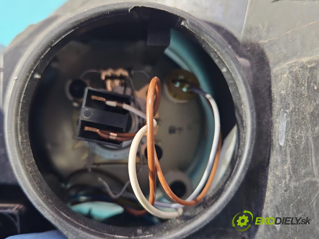 Vw Golf V 2003-2009 1.9 tdi 105 HP manual 77 kW 1896 cm3 5- Reflektor: pravý 0301212202 (Pravé)