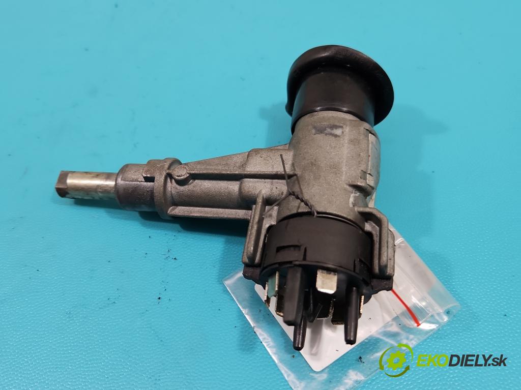 Audi 80 B4 1991-1994 1.9 tdi 90 HP manual 66 kW 1896 cm3 4- Spínačka 8A0905851 (Spínacie skrinky a kľúče)