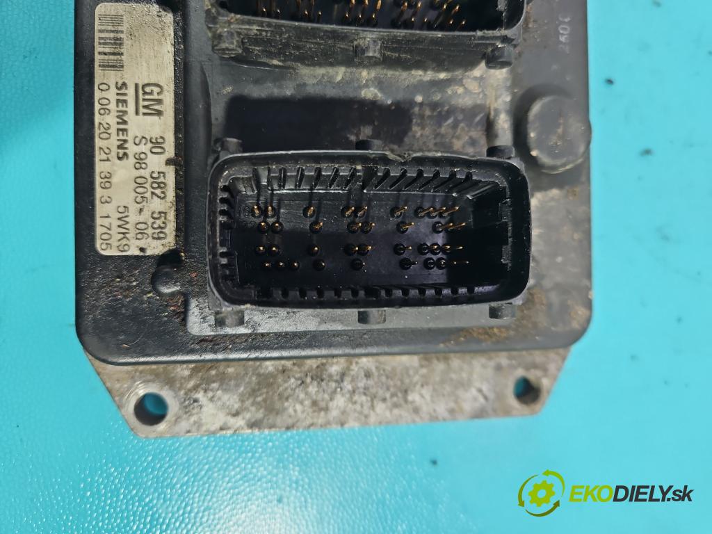 Opel Zafira A 1999-2005 1.8 16v 116 hp manual 85 kW 1796 cm3 5- řídící jednotka motoru 90582539