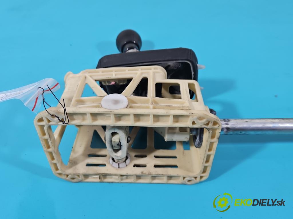 Opel Astra II 1998-2009 1.7 dti 75 HP manual 55 kW 1686 cm3 5- Páka: Změny: stupeň,rýchlosť  (Rýchlostné páky / kulisy)