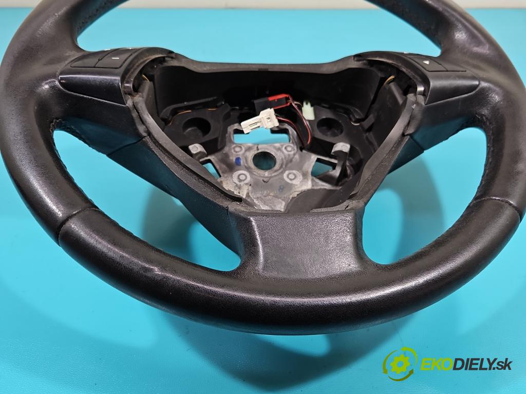 Fiat Punto Grande 1.4b: 95 HP manual 70 kW 1368 cm3 5- volant  (Volanty)