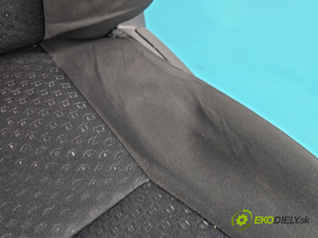 Toyota Verso 2009-2018 2.0 D4D 126 HP manual 93 kW 1998 cm3 5- Sedačka ľavý  (Sedačky, sedadlá)