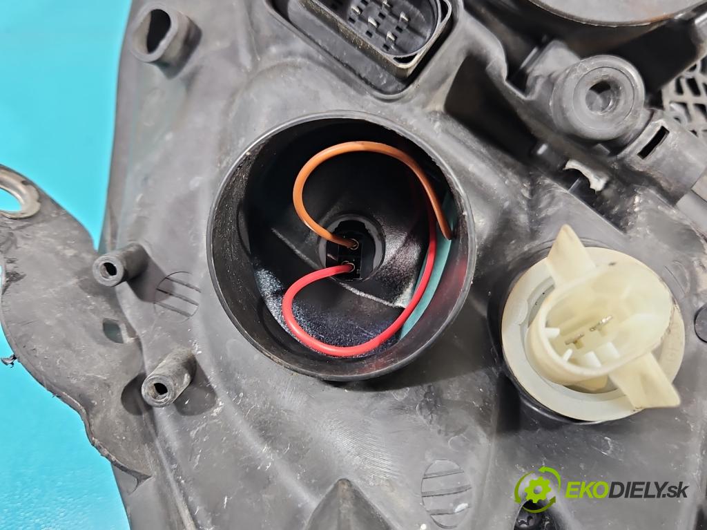 Skoda Roomster 1.9 TDI (BSW) 105 HP manual 77 kW 1896 cm3 5- Reflektor: pravý  (Pravé)