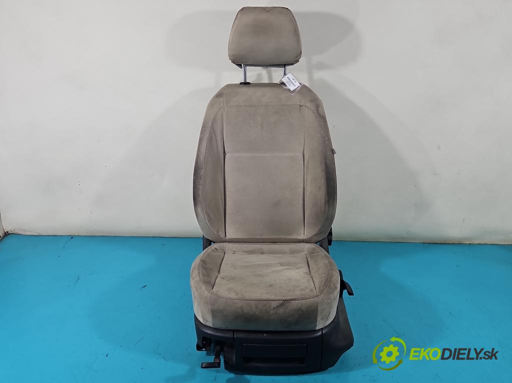 Skoda Roomster 1.9 TDI (BSW) 105 HP manual 77 kW 1896 cm3 5- Sedačka ľavý  (Sedačky, sedadlá)