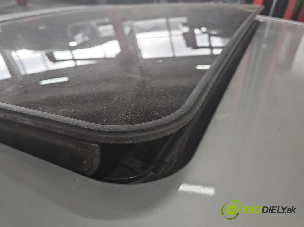 Mercedes S W221 2005-2013 5.5 V8 387KM automatic 285 kW 5462 cm3 4- Střešní okno: A2217800029 (Okna karoserie)