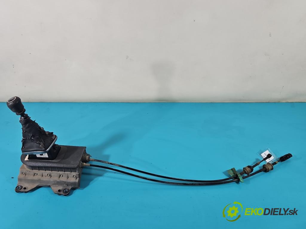 Fiat Punto Grande 1.4b: 95 HP manual 70 kW 1368 cm3 5- Páka: Změny: stupeň,rýchlosť 553459200 (Rýchlostné páky / kulisy)