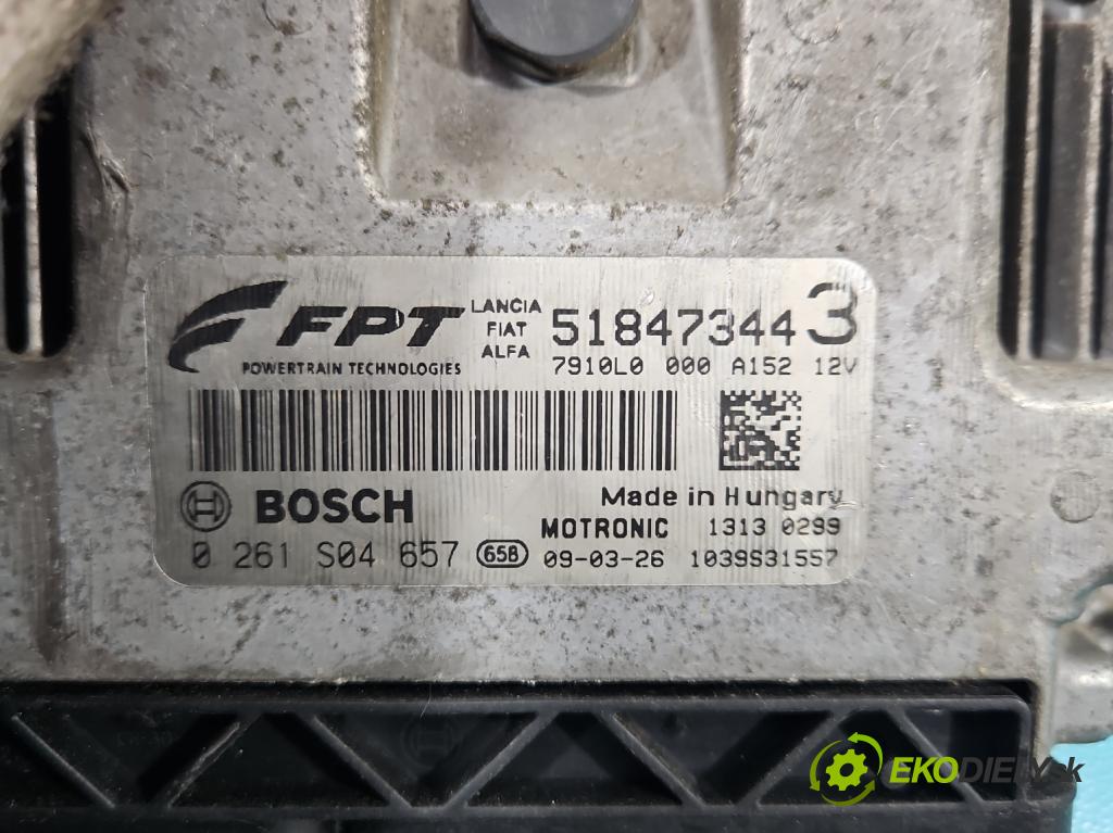 Fiat Punto Grande 1.4b: 95 hp manual 70 kW 1368 cm3 5- řídící jednotka motoru 518473443