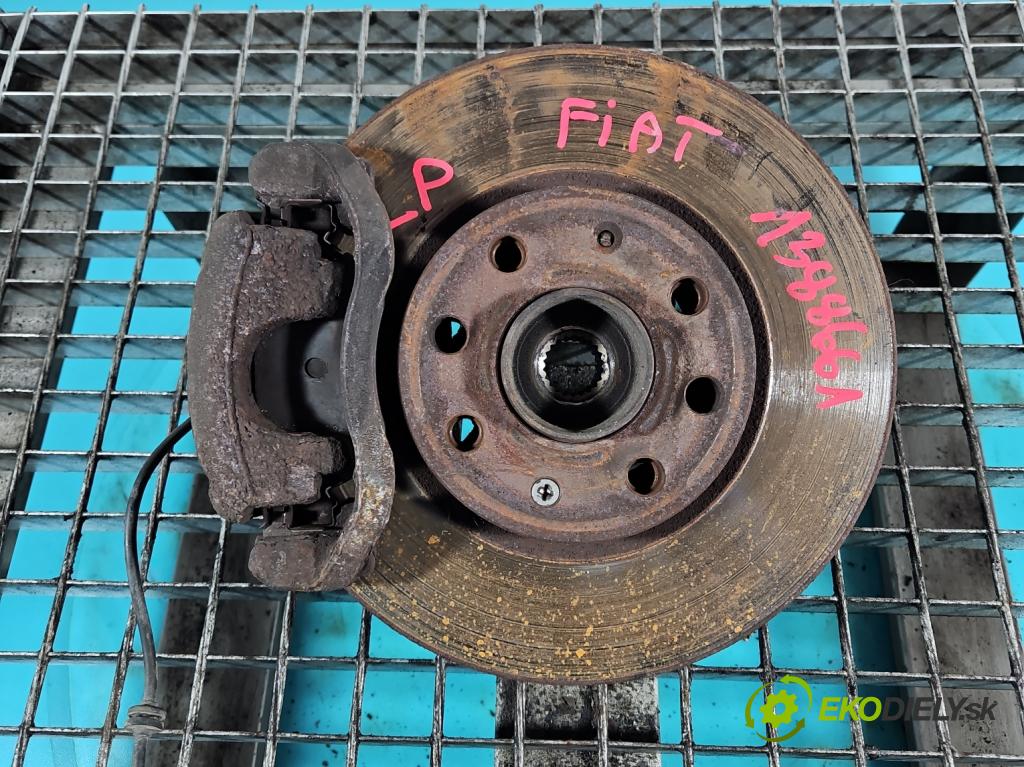 Fiat Punto Grande 1.4b: 95 HP manual 70 kW 1368 cm3 5- náboj ľavé  (Náboje)