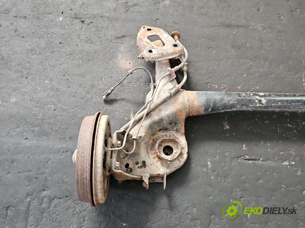 Fiat Punto Grande 1.4b: 95 hp manual 70 kW 1368 cm3 5- zadní výztuha (Výztuhy zadní)