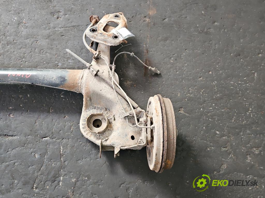 Fiat Punto Grande 1.4b: 95 hp manual 70 kW 1368 cm3 5- zadní výztuha (Výztuhy zadní)