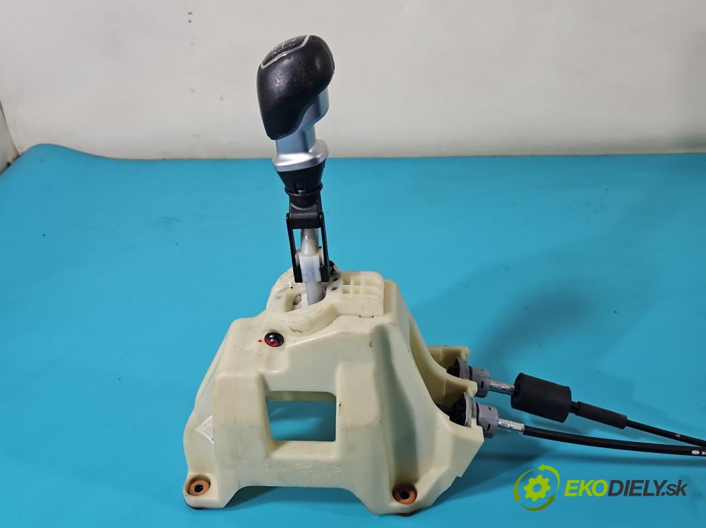 Kia Sportage III 2010-2015 1.7 crdi 116 HP manual 85 kW 1685 cm3 5- Páka: Změny: stupeň,rýchlosť  (Rýchlostné páky / kulisy)