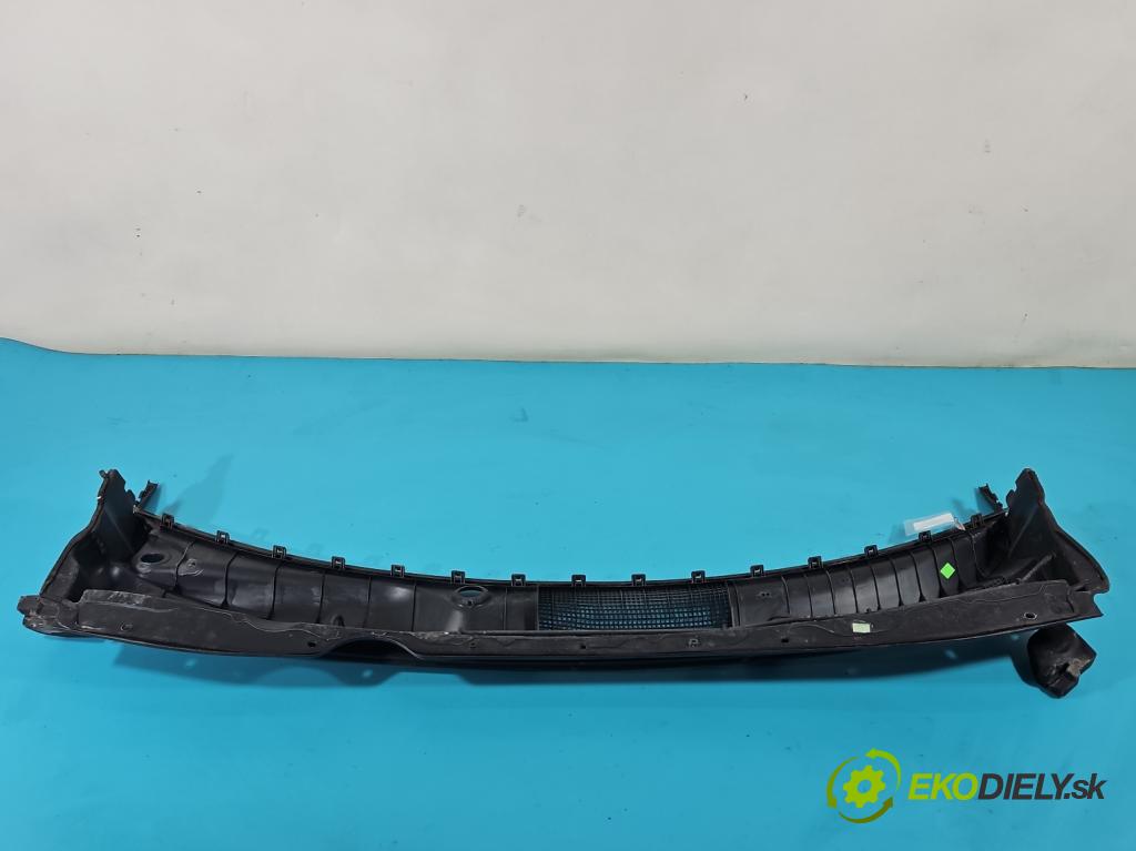 Kia Sportage III 2010-2015 1.7 crdi 116 HP manual 85 kW 1685 cm3 5- torpédo  (Torpéda)