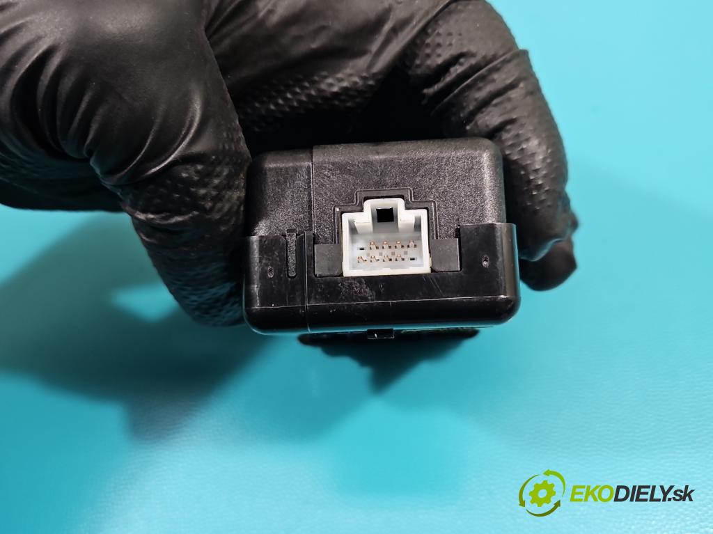 Kia Sportage III 2010-2015 1.7 crdi 116 HP manual 85 kW 1685 cm3 5- Spínačka 95490-3W000 (Spínacie skrinky a kľúče)