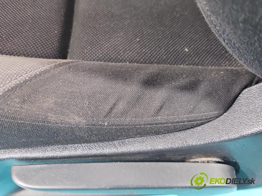 Peugeot 207 1.4 16V 88 HP manual 65 kW 1360 cm3 5- Sedačka ľavý  (Sedačky, sedadlá)