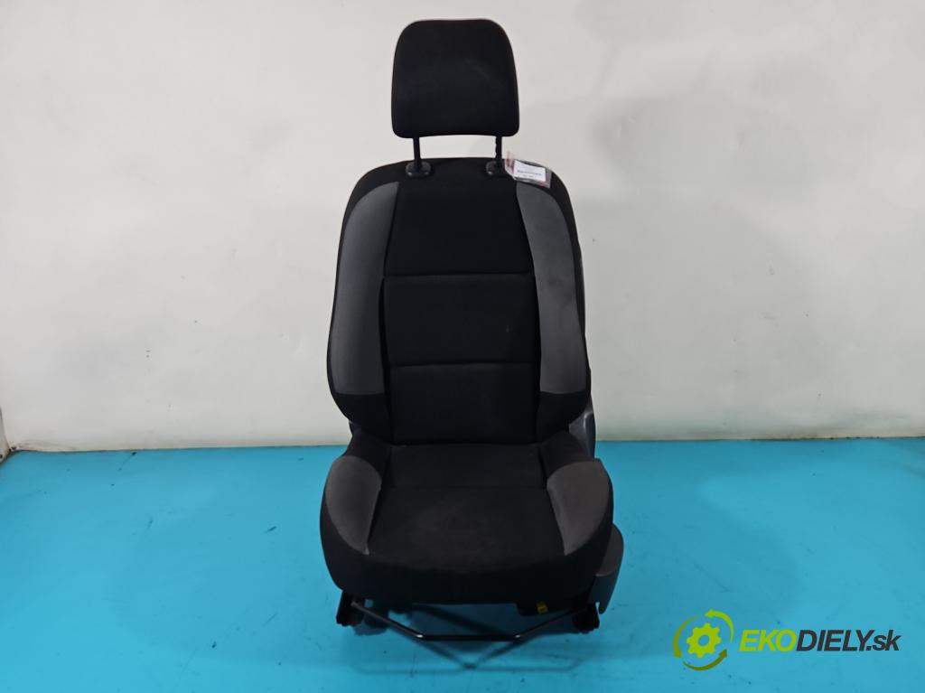 Peugeot 207 1.4 16V 88 HP manual 65 kW 1360 cm3 5- Sedačka ľavý  (Sedačky, sedadlá)