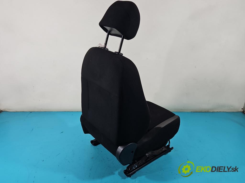 Peugeot 207 1.4 16V 88 HP manual 65 kW 1360 cm3 5- Sedačka ľavý  (Sedačky, sedadlá)