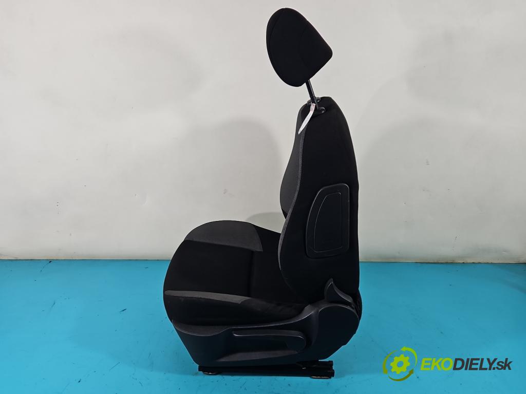 Peugeot 207 1.4 16V 88 HP manual 65 kW 1360 cm3 5- Sedačka ľavý  (Sedačky, sedadlá)